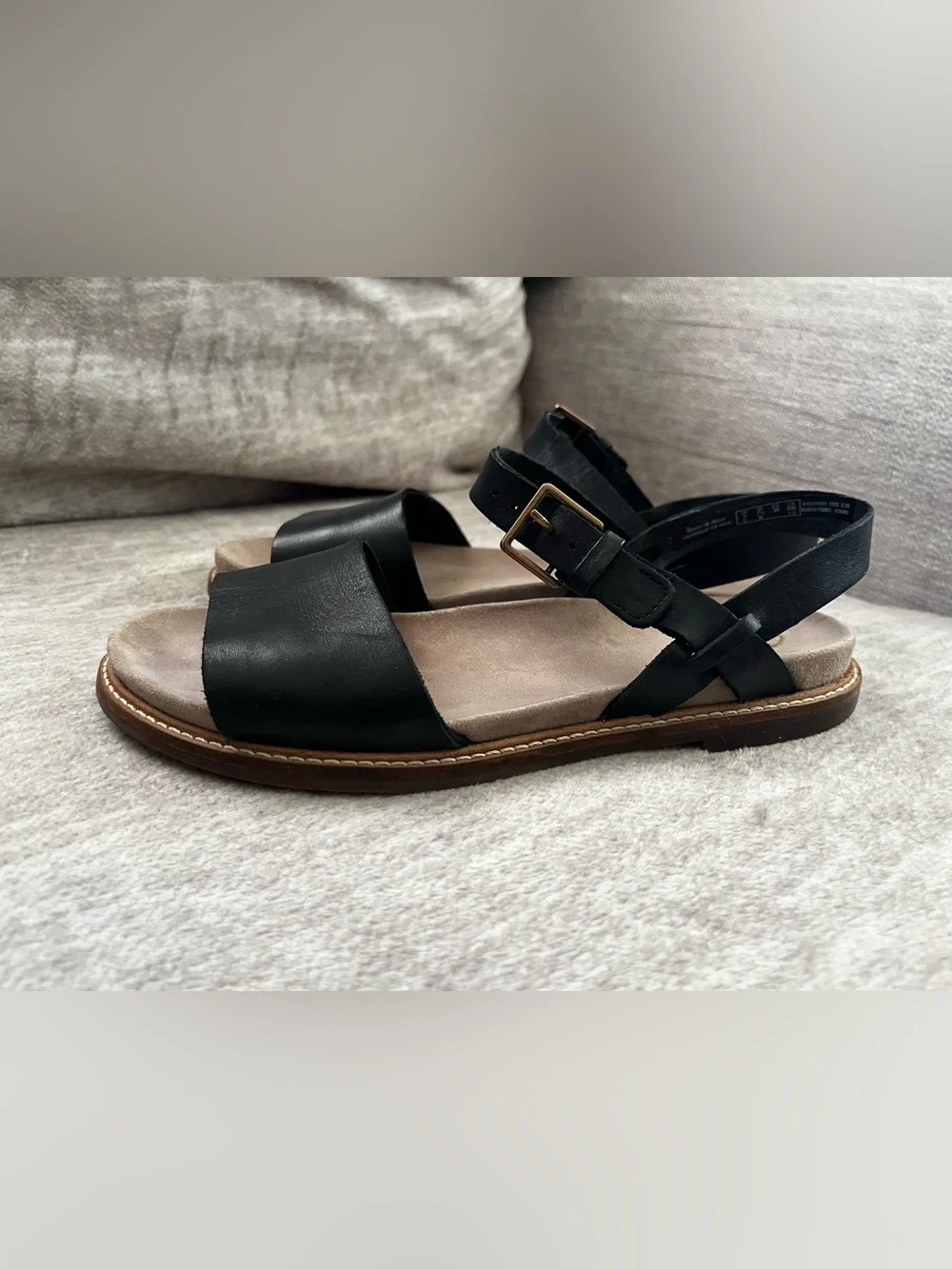 Clark’s Black Leather Corsio Flat Strap Sandals Size 7.5M